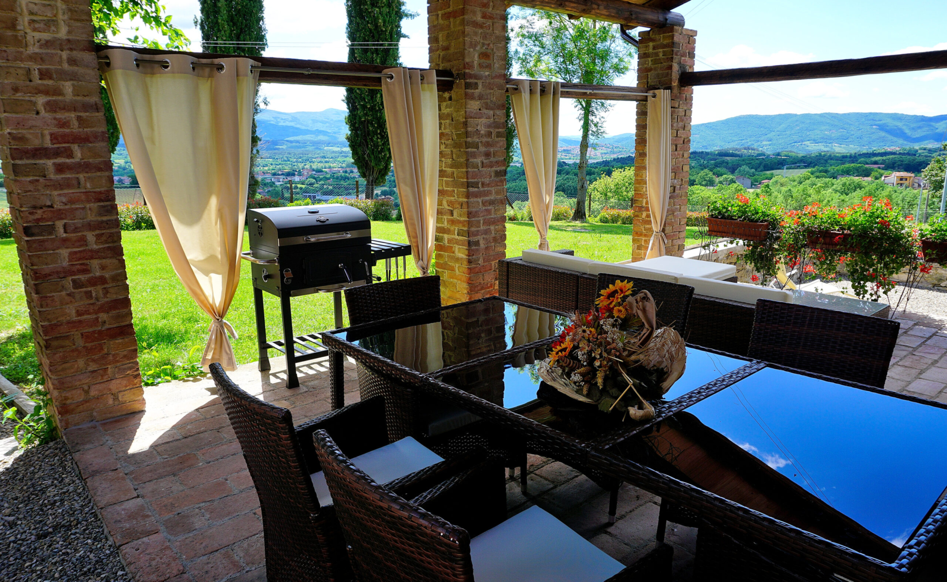 Podere Bocci - The charme of Tuscany hills